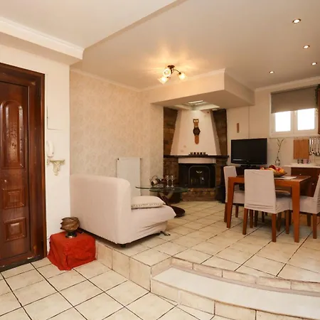 Alex House Daire